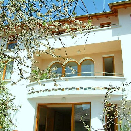 Family Hotel Sonata Samokov Ngoại thất bức ảnh