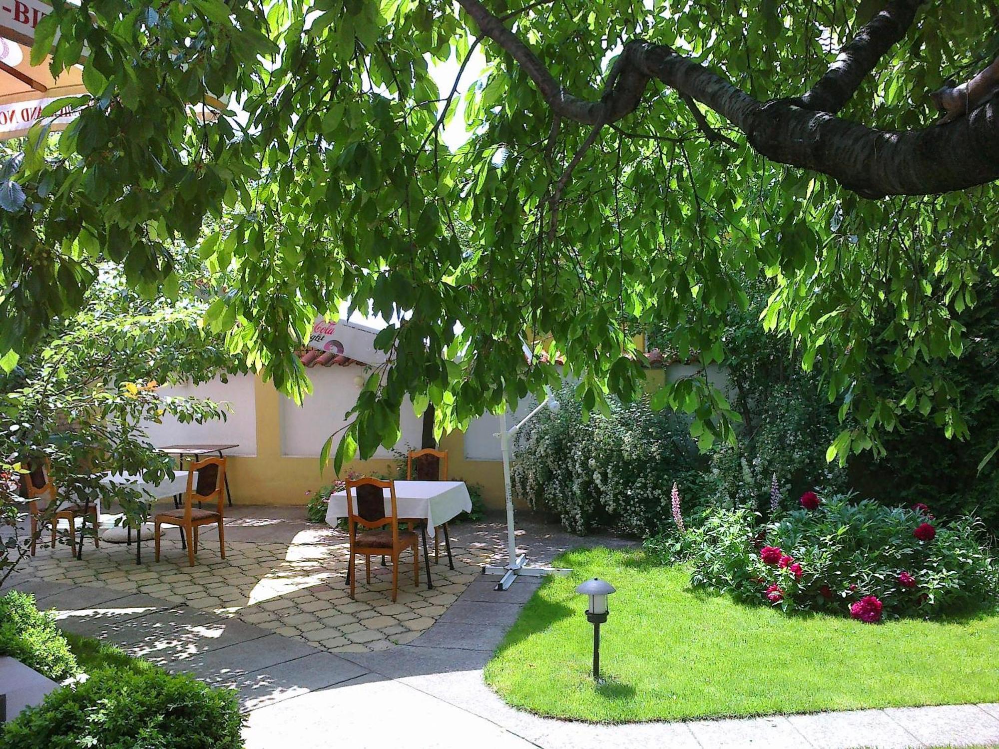 Family Hotel Sonata Samokov Ngoại thất bức ảnh