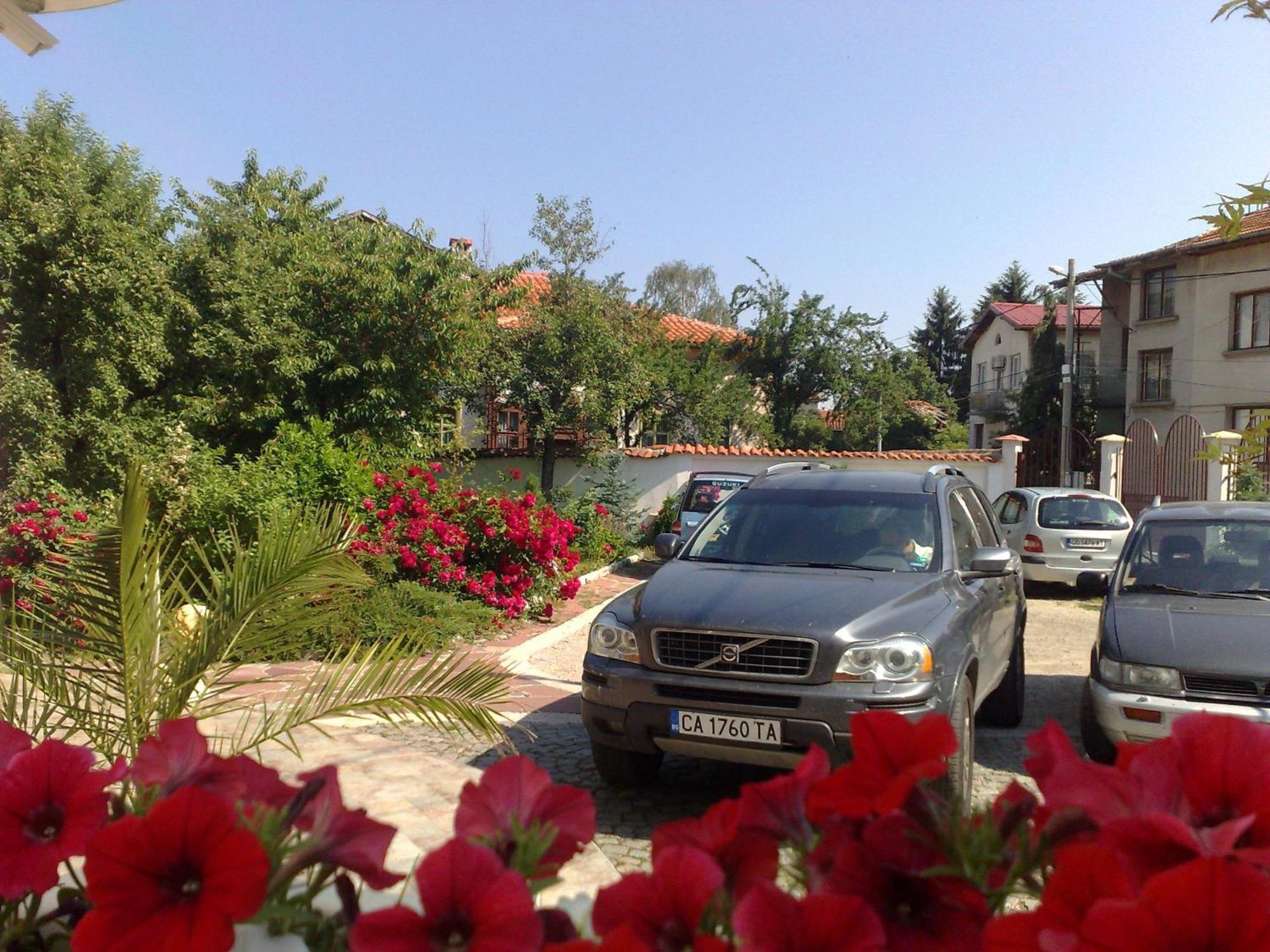 Family Hotel Sonata Samokov Ngoại thất bức ảnh