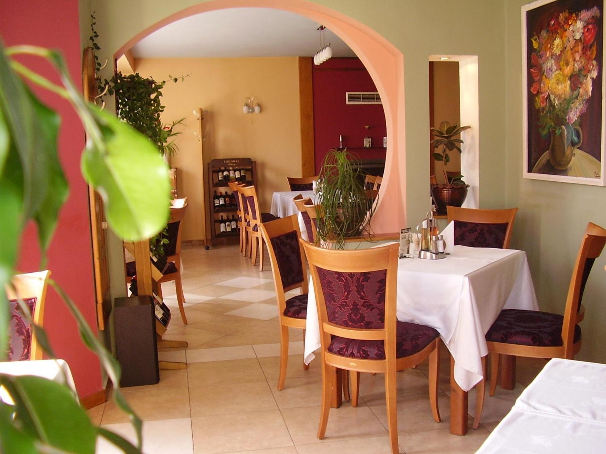Family Hotel Sonata Samokov Ngoại thất bức ảnh