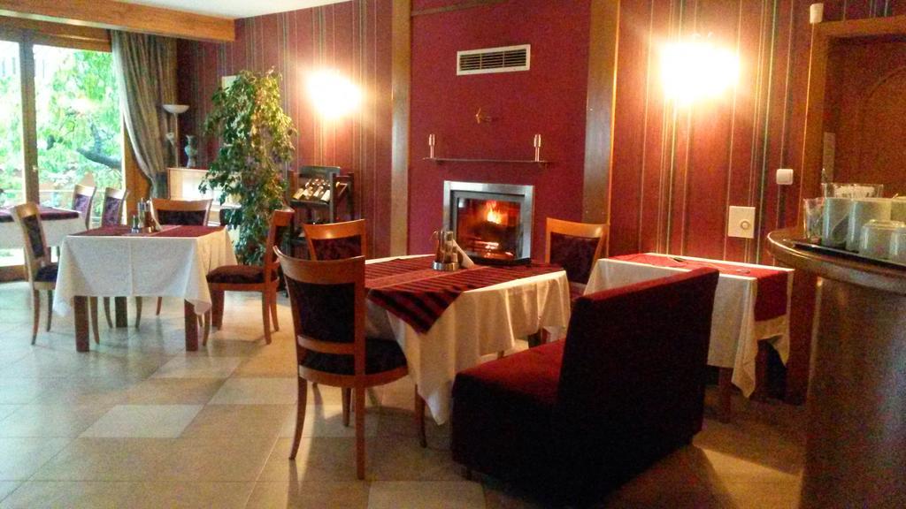 Family Hotel Sonata Samokov Ngoại thất bức ảnh